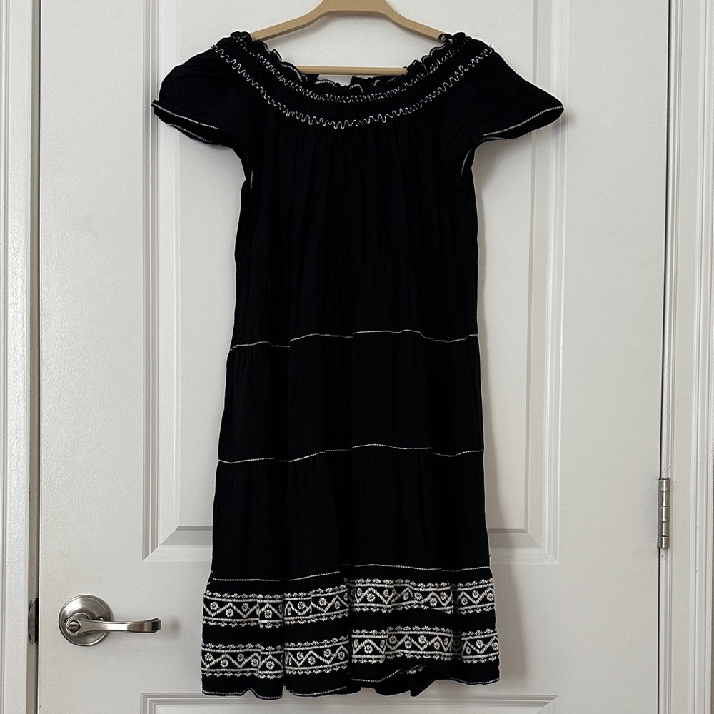 Max Studio Elegant Black Midi Dress with White Accents